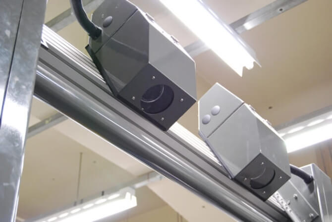 印刷機に内蔵されたカメラの写真