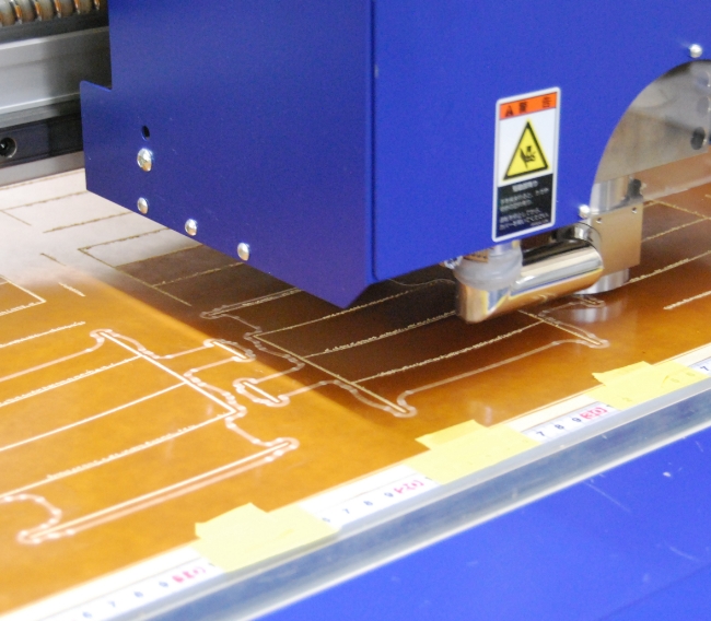 打抜加工をしている様子の写真